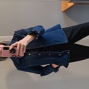 HAGGAR blue jean jacket, dark wash, semi fitted, embroiderd details, 8